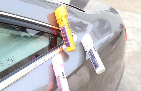 Spring out safety hammer Alarm Flashlight TL119H stick on car trunk